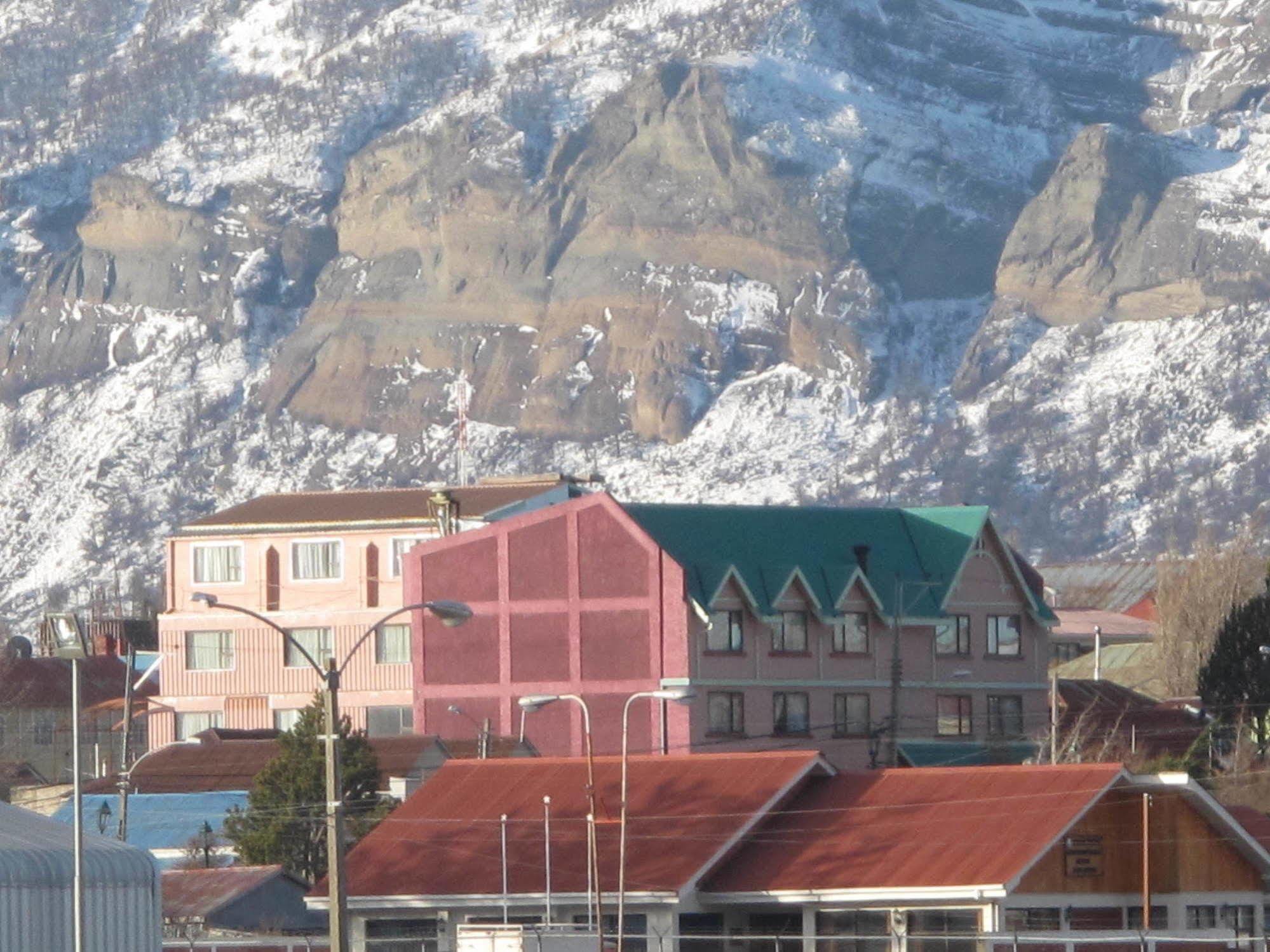 Hotel Saltos Del Paine Puerto Natales Bagian luar foto